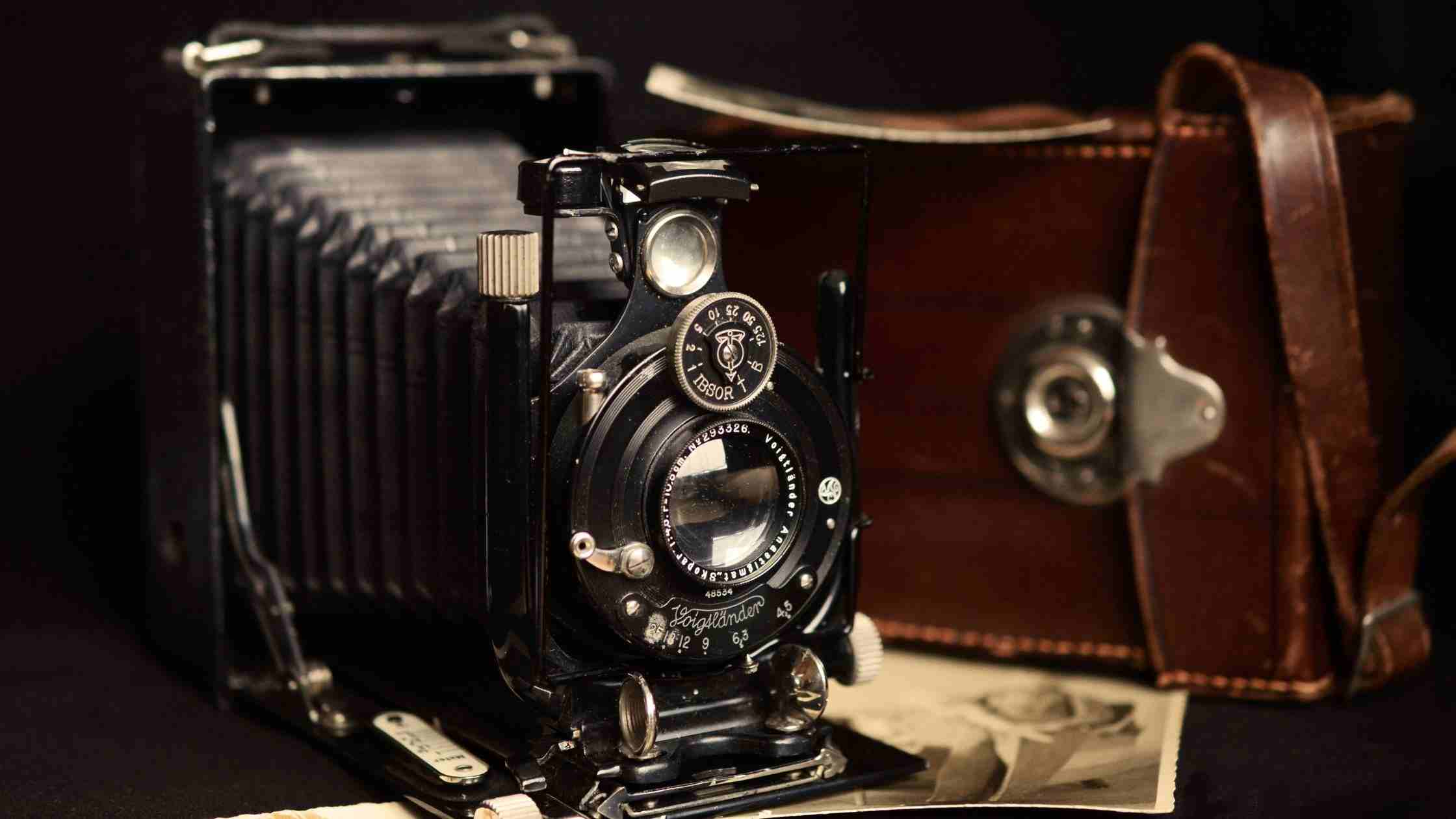 Antique Cameras: A Timeless Addition to Your Collection