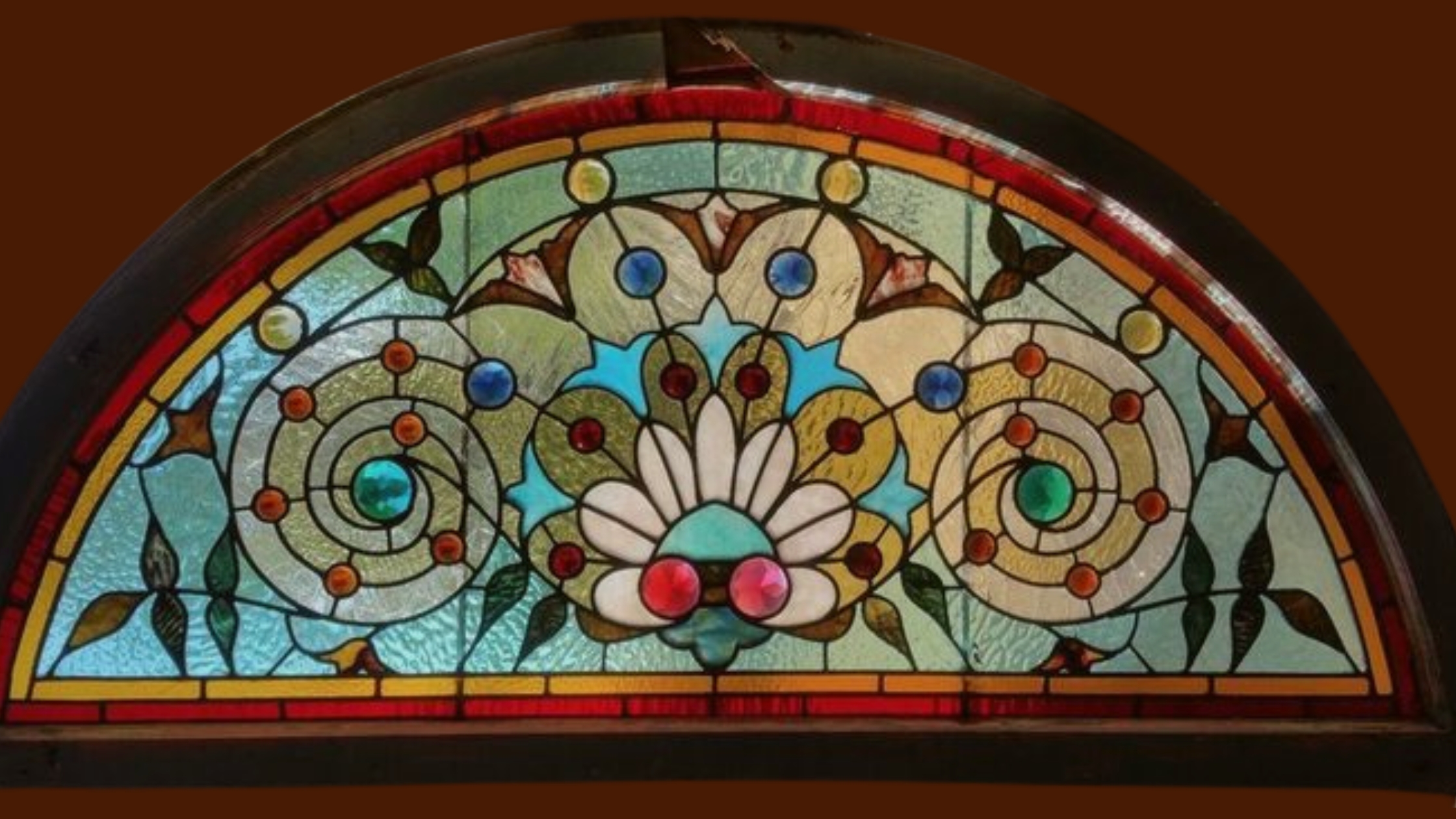 Antique Windows: A Guide to Authentic and Beautiful Windows