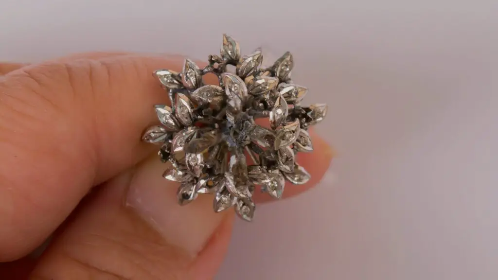 The Appeal of Antique Diamond Cluster Rings